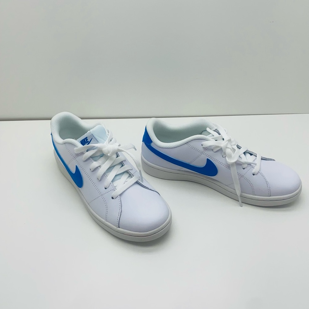 Nike Womens court royal 6.5